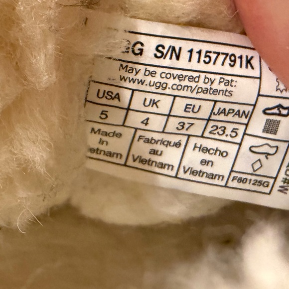 UGG® Classic Ultra Mini Platform Boot Big Kid 5- Sand - Picture 10 of 10